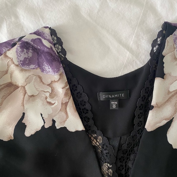 Floral Blouse - Dynamite - Size XS - Picture 3 of 3